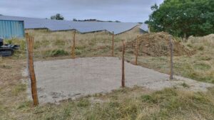 installation d'un bac de sable pour faciliter la nidification des pollinisateurs sauvages